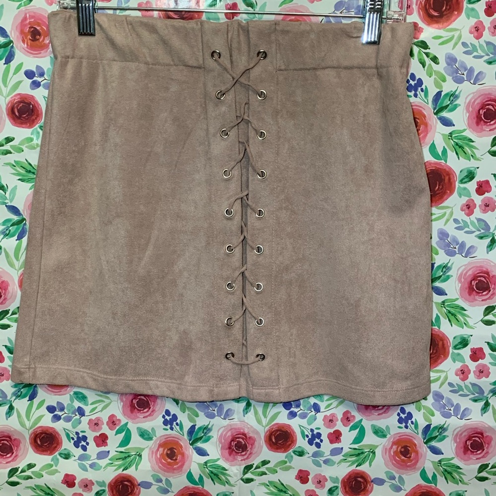 Blush mini skirt